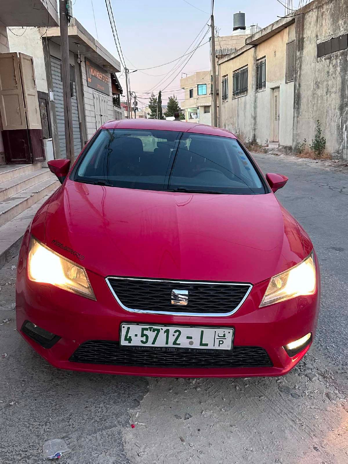 seat leon 2016 بحالة ممتازة وفحص نخب للبيع — صورة 1